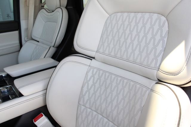 Used 2019 Lincoln Navigator Black Label w/ Cargo Package AWD/4WD image 5