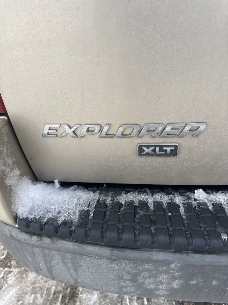 Used 2003 Ford Explorer XLT image 20