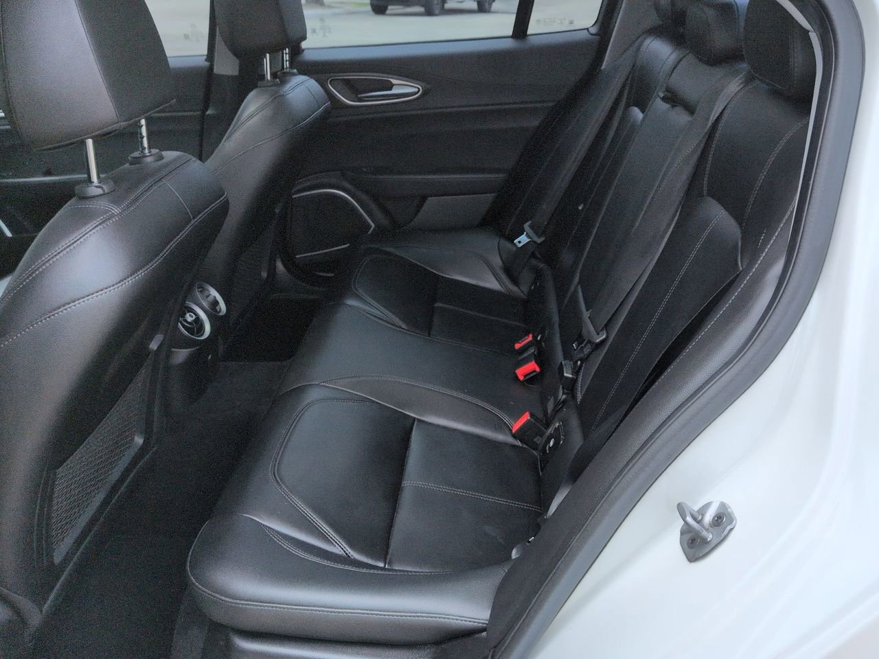 Used 2021 Alfa Romeo Giulia Ti w/ Nero Edizione image 23