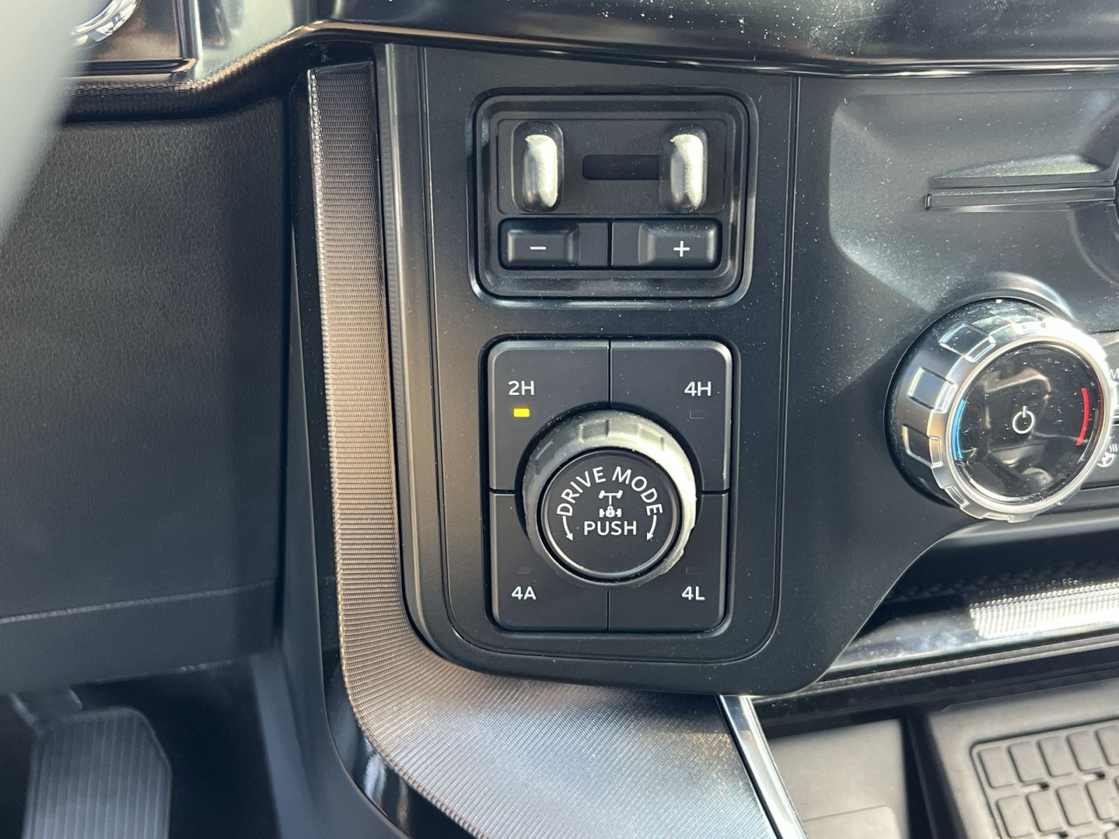 Used 2025 Ford F150 Raptor w/ Equipment Group 803A Raptor R AWD/4WD image 39