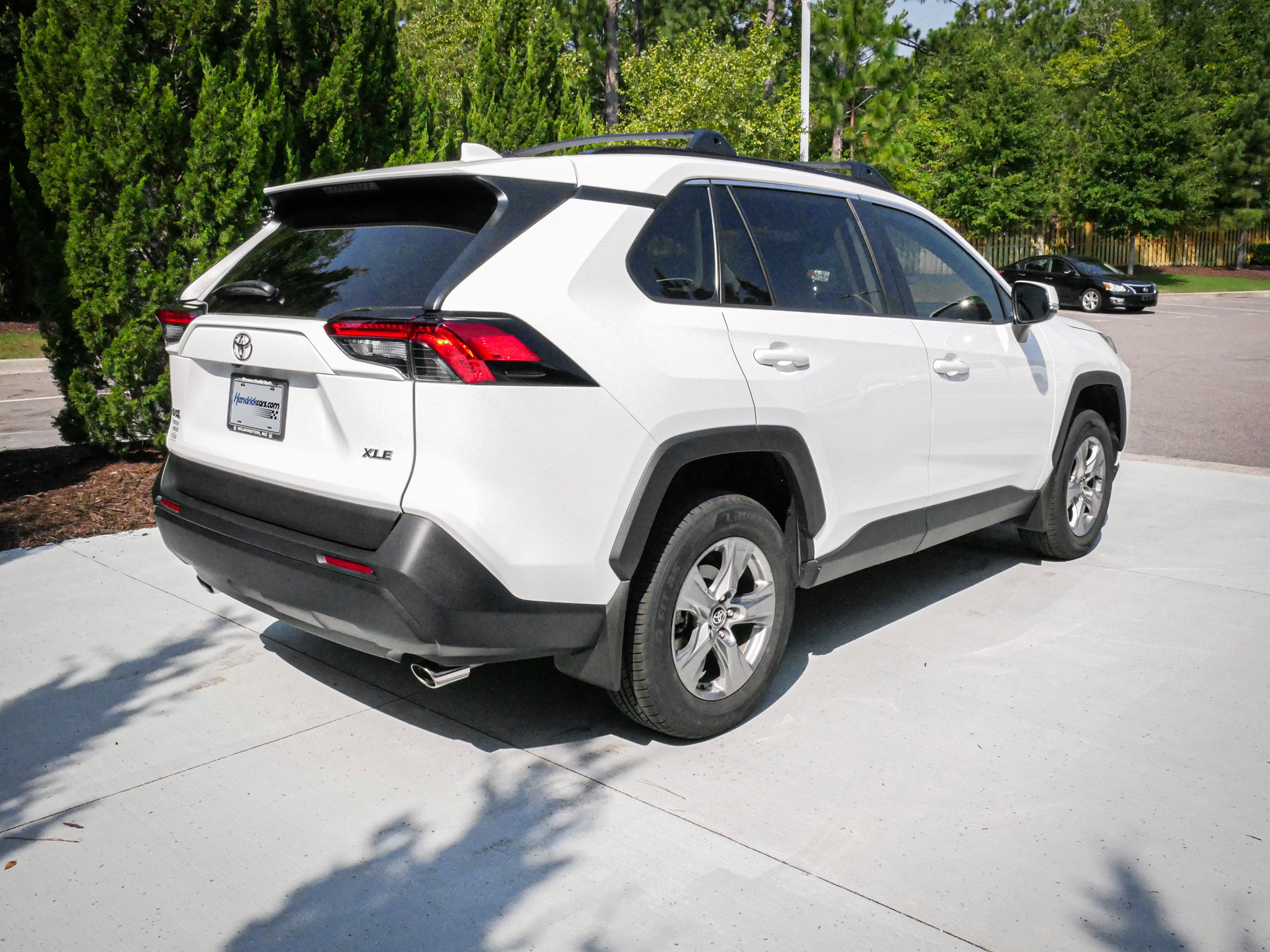 Used 2024 Toyota RAV4 XLE FWD image 10