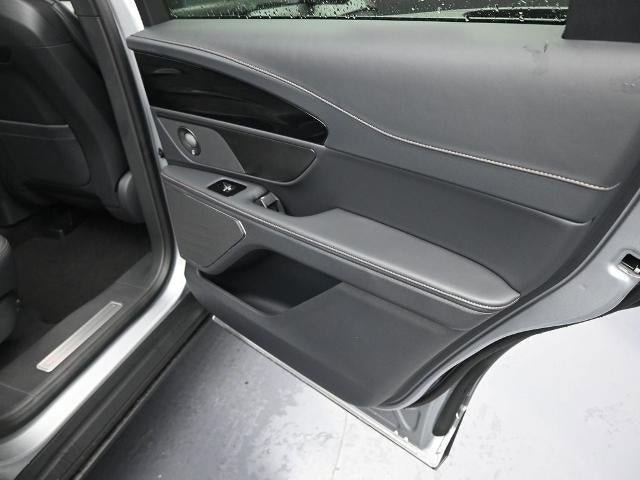 New 2025 Lincoln Nautilus Premier w/ Equipment Group 102A AWD/4WD image 33