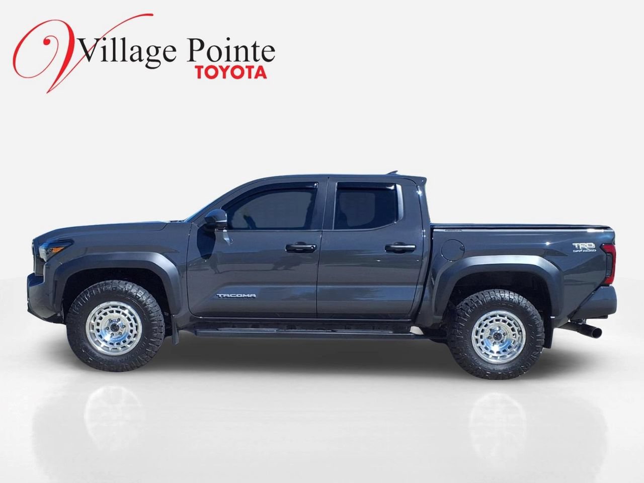 Used 2024 Toyota Tacoma TRD Off-Road w/ TRD Off Road Upgrade Package AWD/4WD image 2