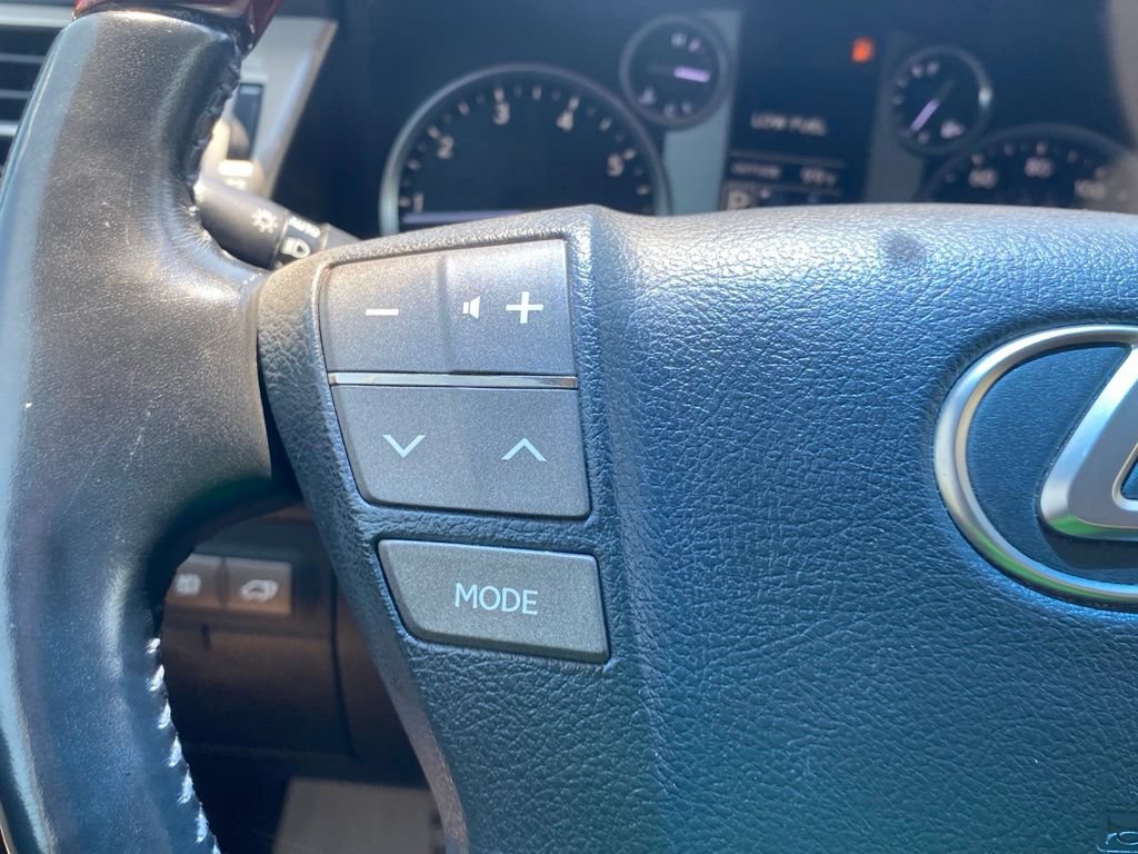 Used 2014 Lexus LX 570 4WD image 25