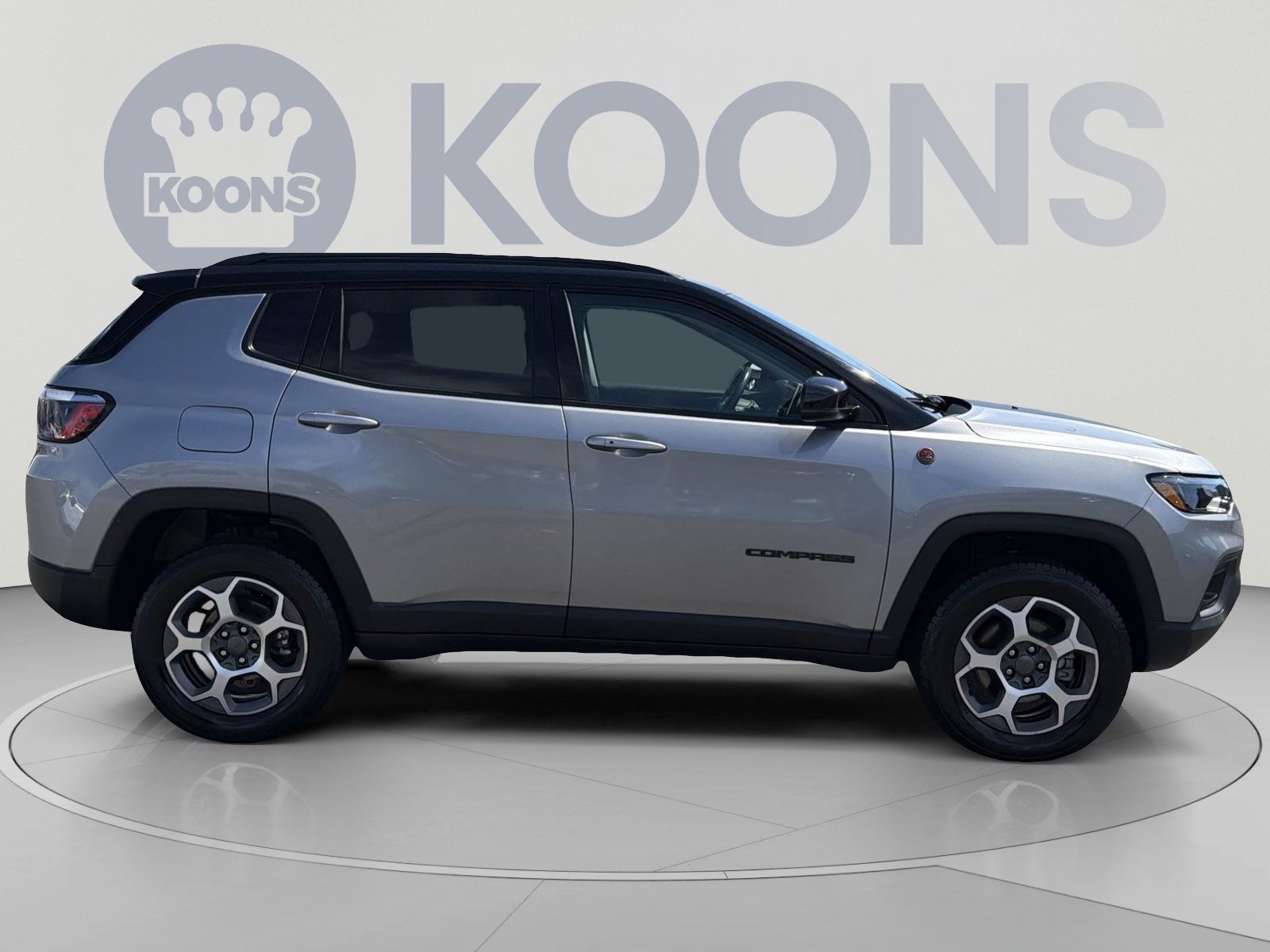 Used 2022 Jeep Compass Trailhawk w/ Trailhawk Convenience Group AWD/4WD image 8