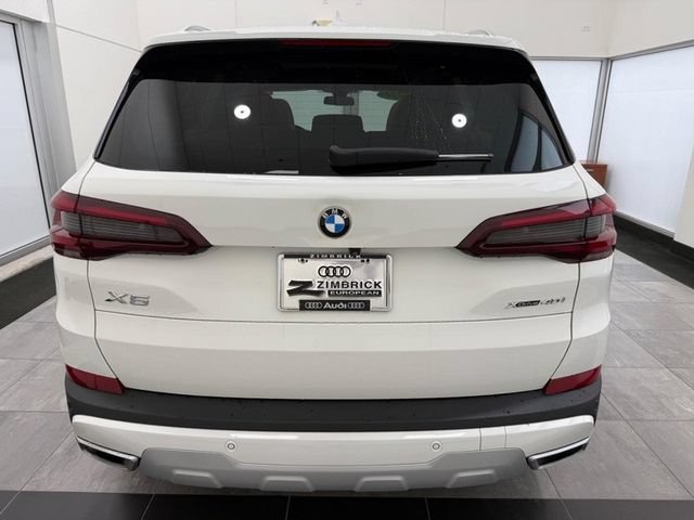 Used 2021 BMW X5 xDrive40i w/ Convenience Package AWD/4WD image 3