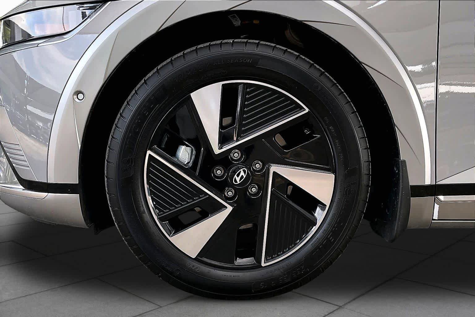 Certified 2026 Hyundai Ioniq 5 Limited RWD image 10