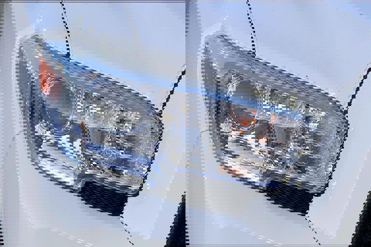 Used 2018 Toyota Tacoma SR image 25