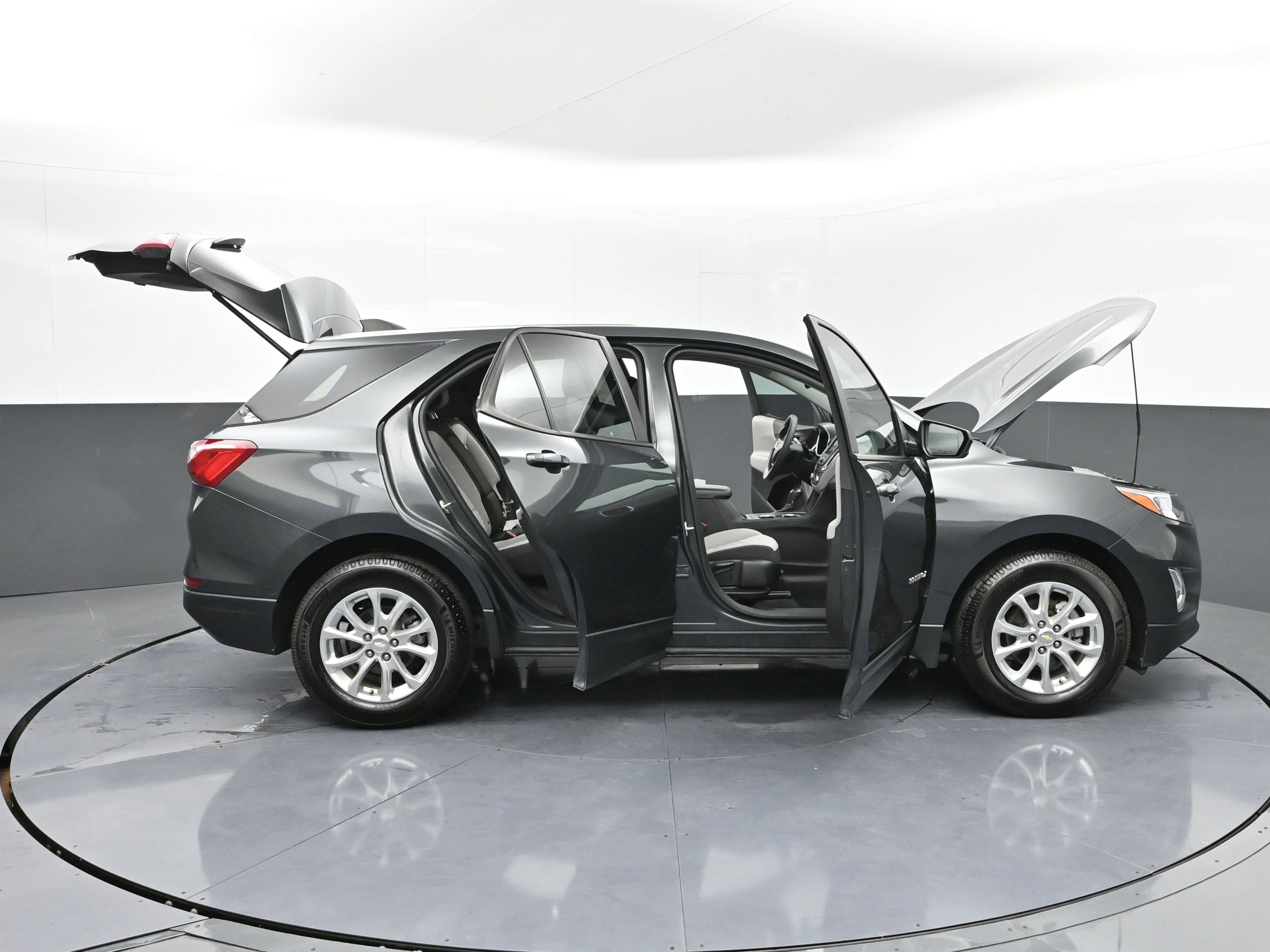 Used 2021 Chevrolet Equinox LS w/ LS Convenience Package image 51