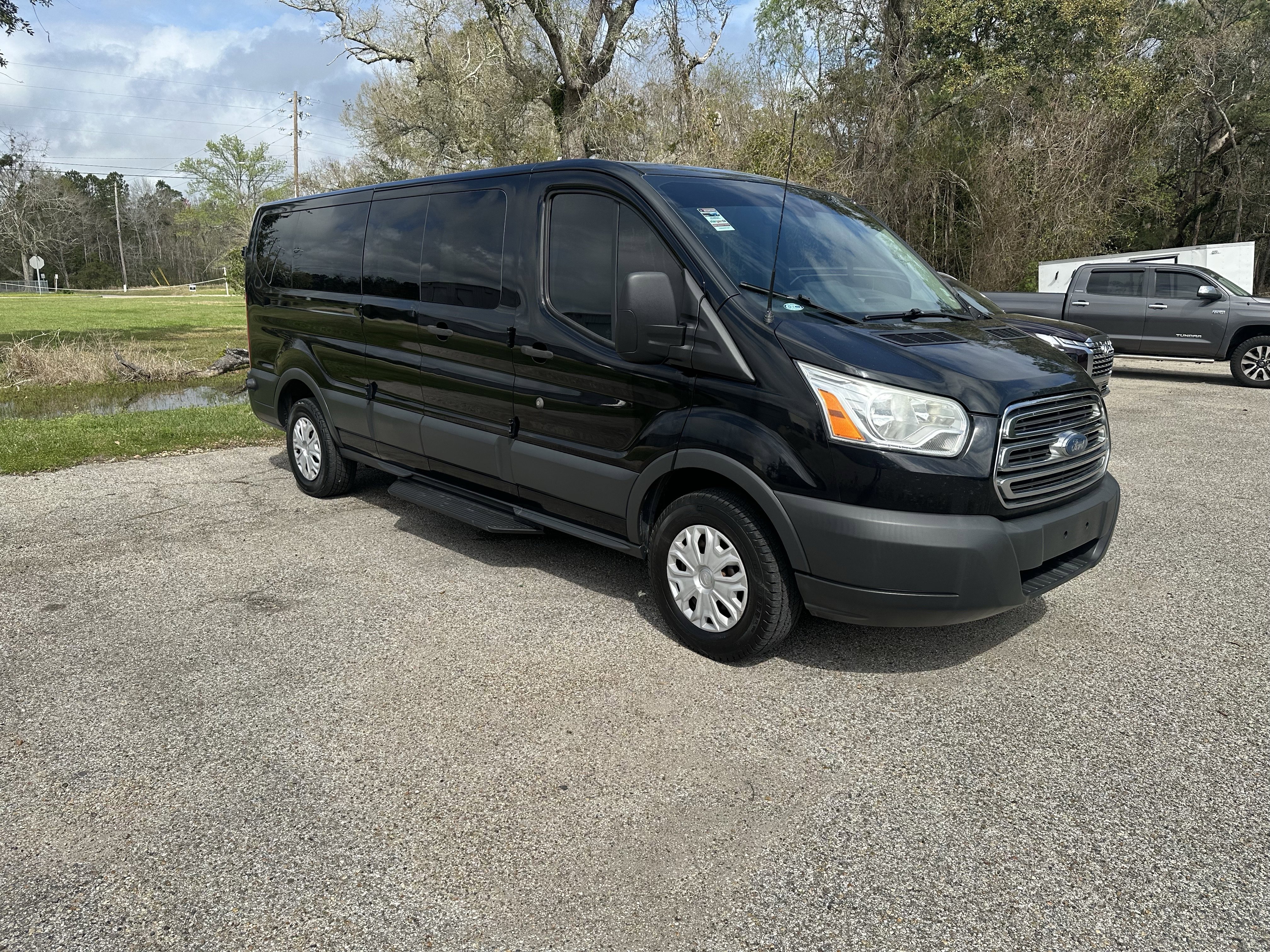 Used 2017 Ford Transit 350 XLT image 1