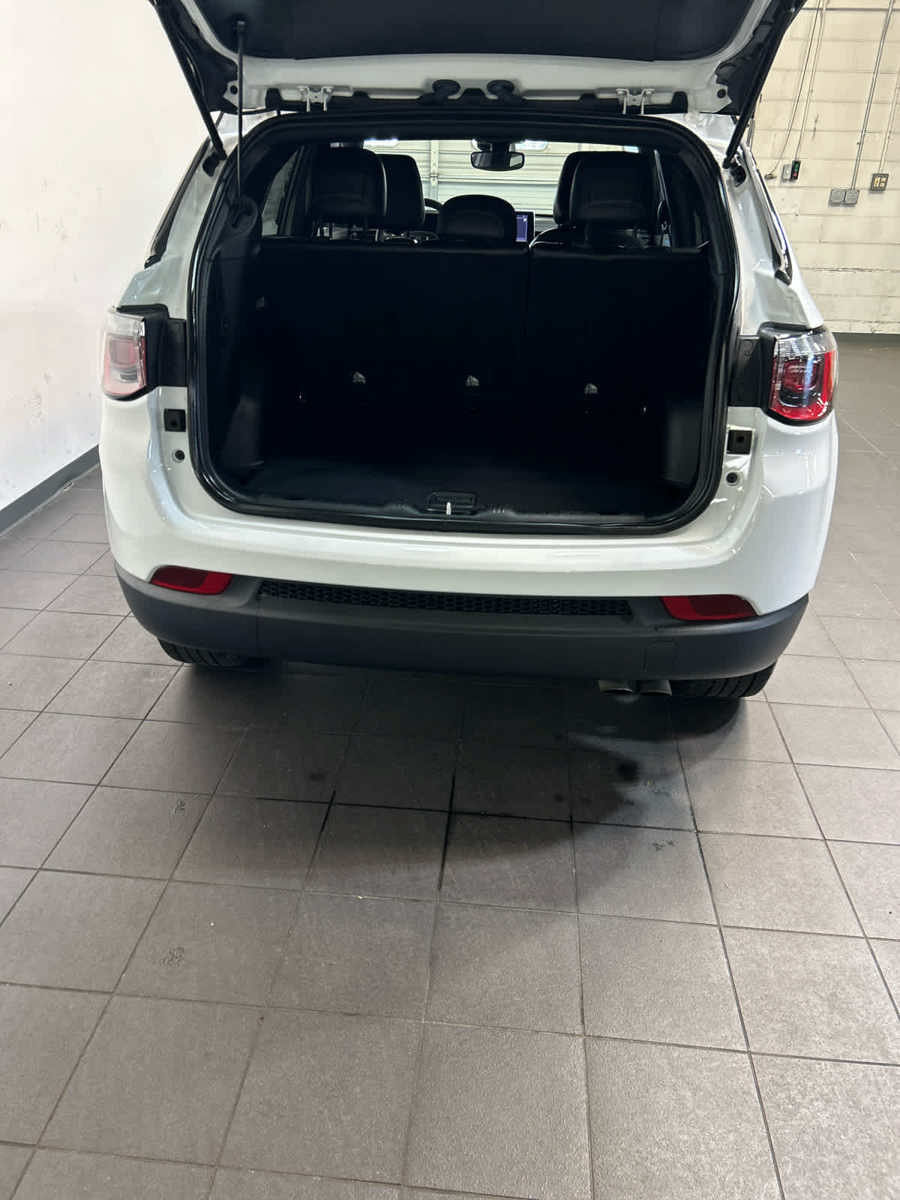 Used 2022 Jeep Compass Latitude w/ Convenience Group AWD/4WD image 10