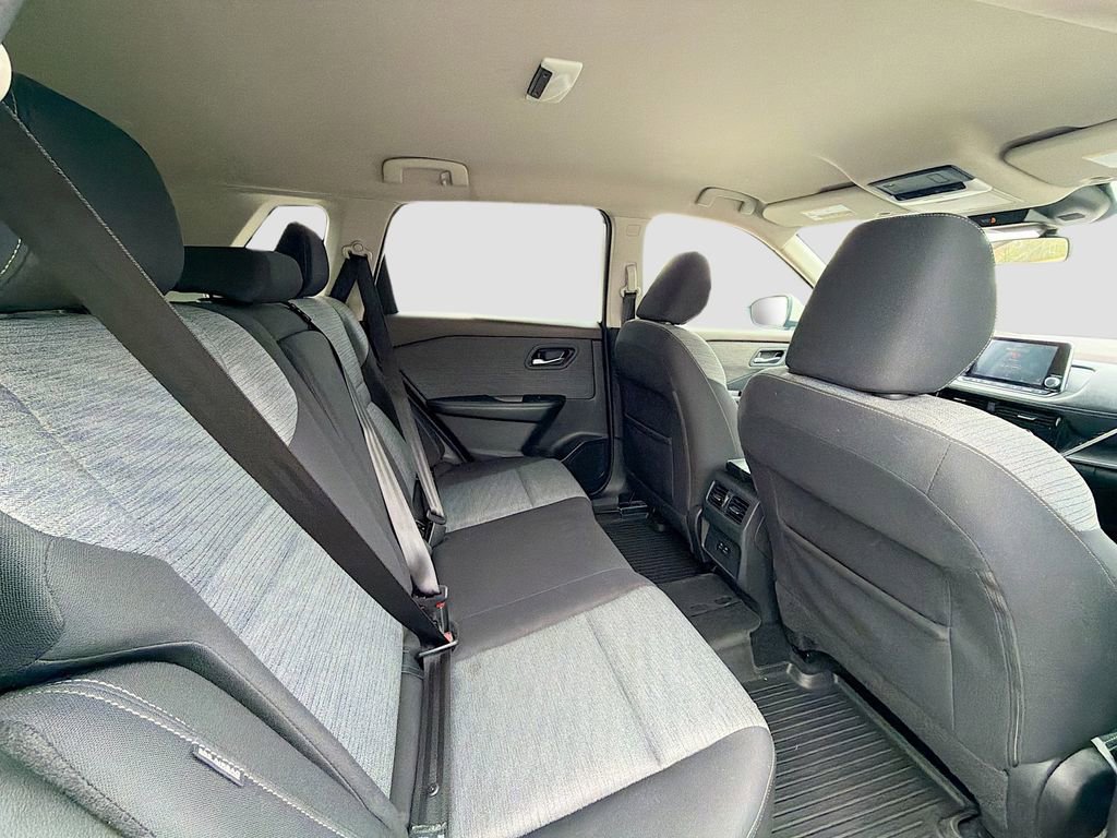 Used 2021 Nissan Rogue SV image 25