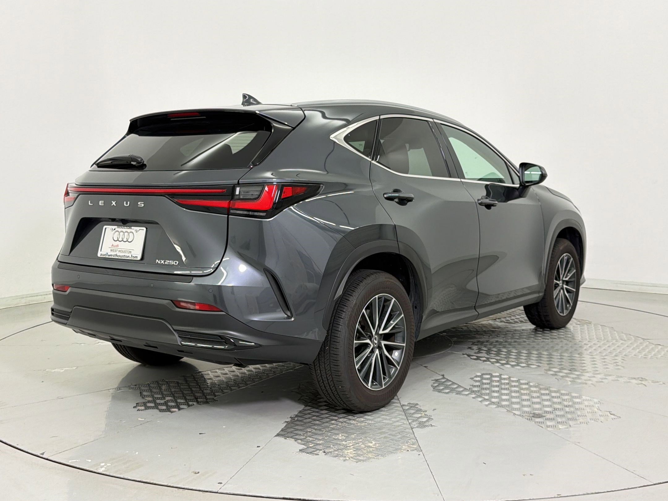 Used 2025 Lexus NX 250 FWD w/ Accessory Package (Z2) image 9