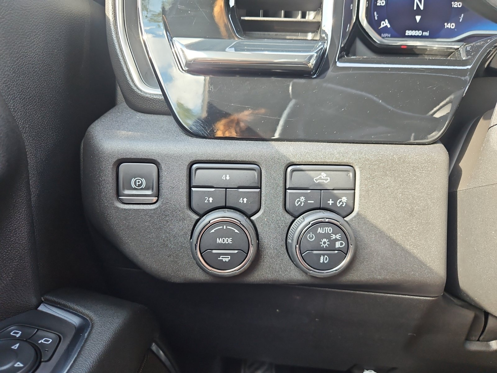 Used 2024 Chevrolet Silverado 2500 LT w/ Convenience Package AWD/4WD image 26