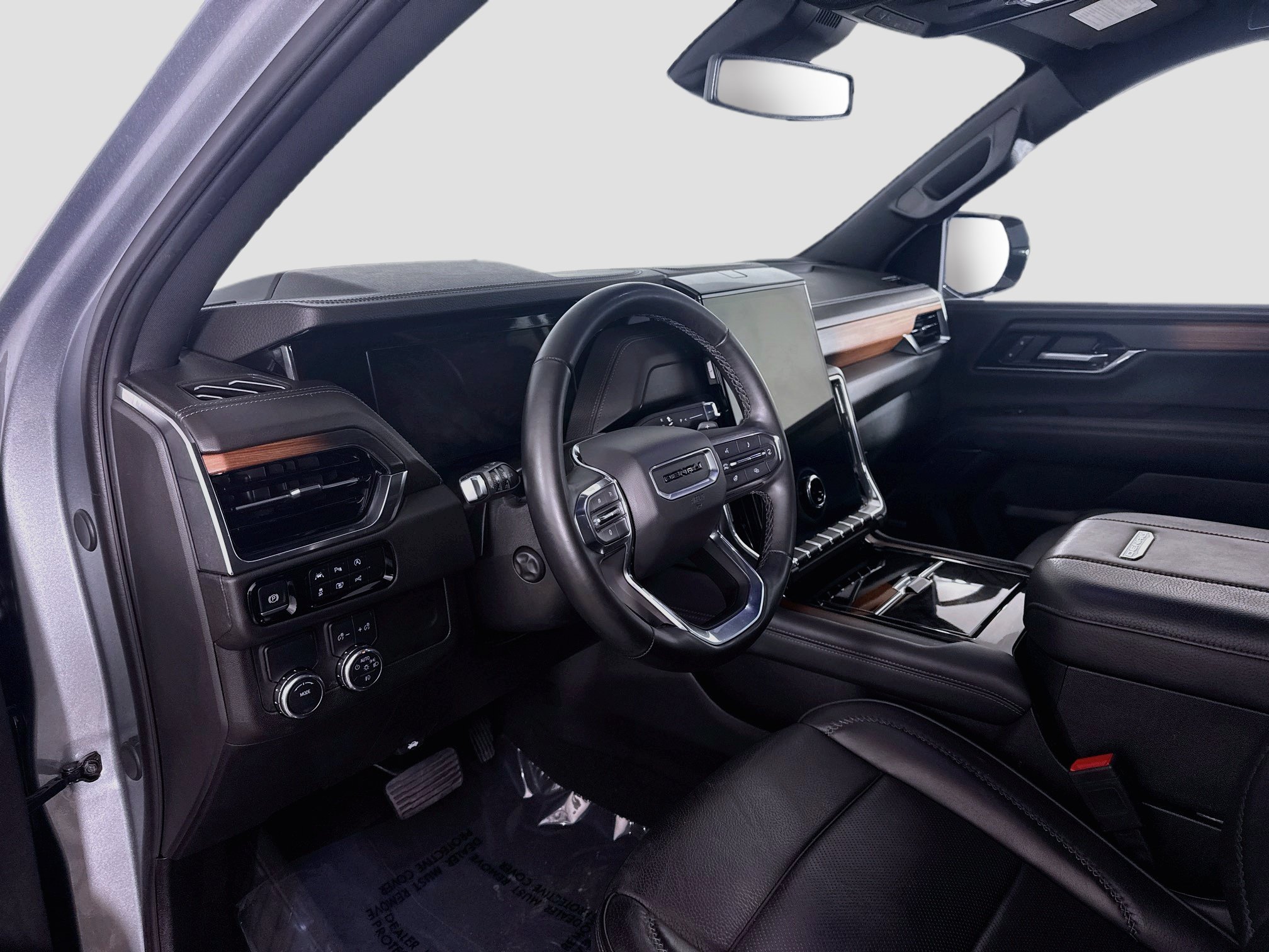 Used 2025 GMC Yukon Denali RWD image 23