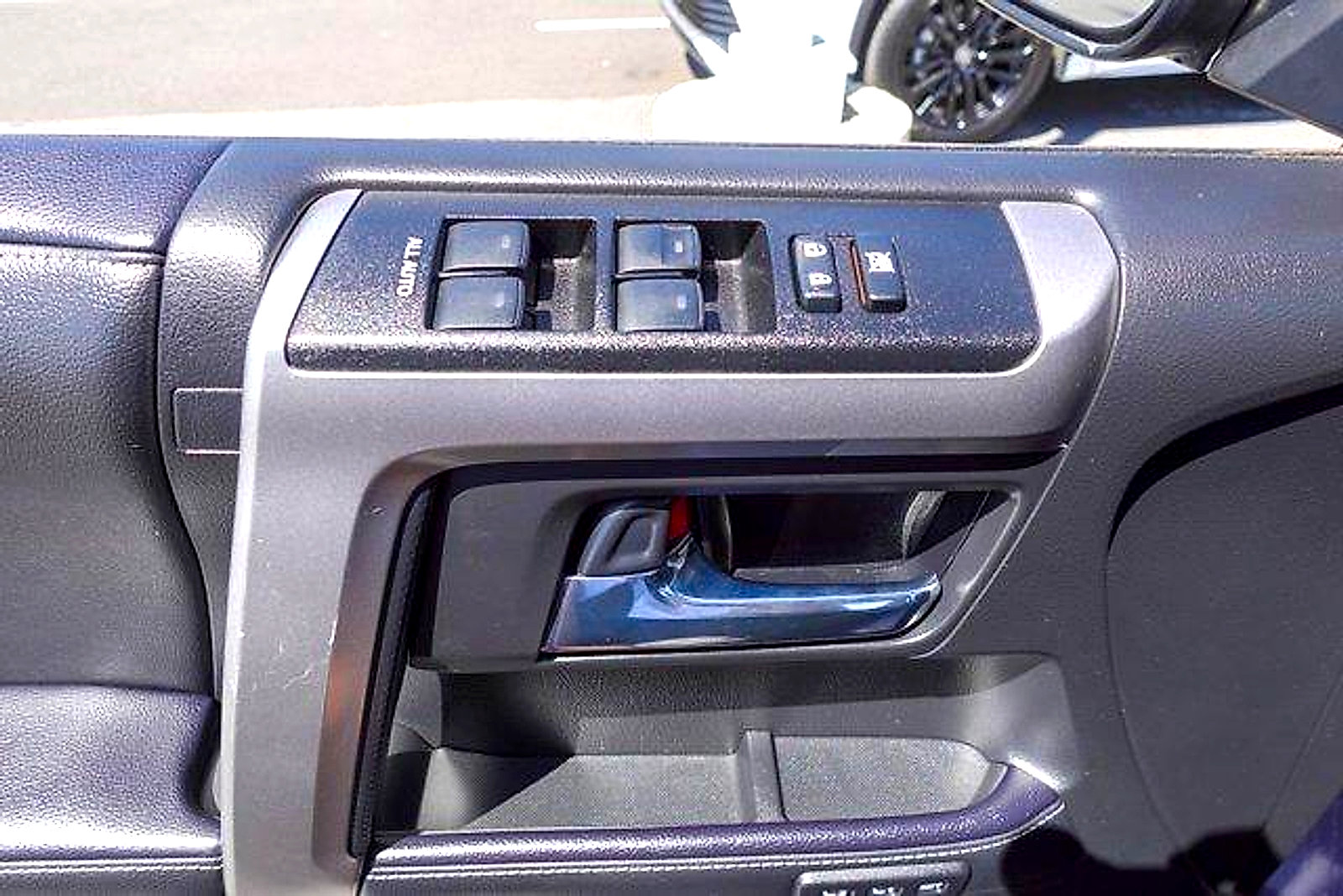 Used 2021 Toyota 4Runner Limited AWD/4WD image 13
