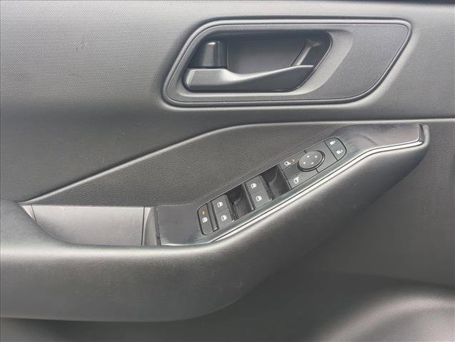 Used 2024 Nissan Rogue S image 11