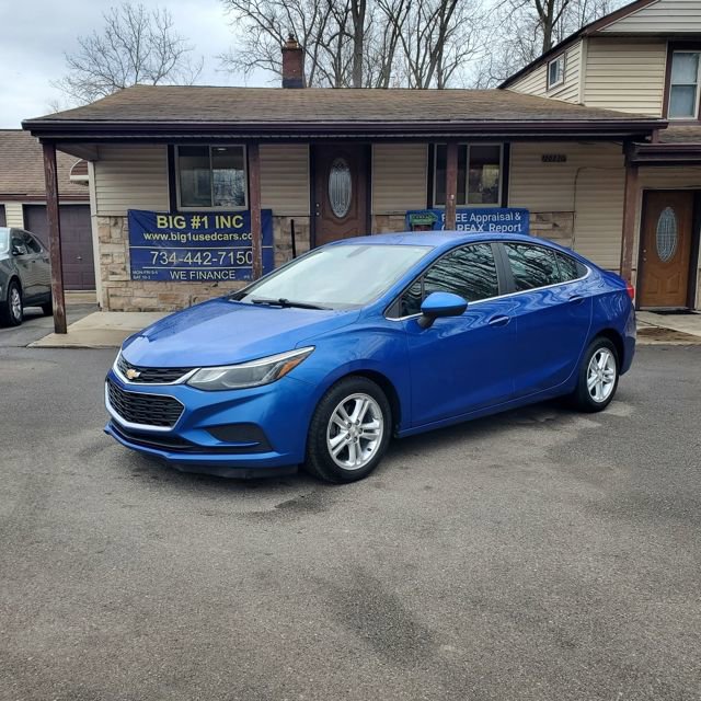 Used 2016 Chevrolet Cruze LT w/ Convenience Package FWD image 2