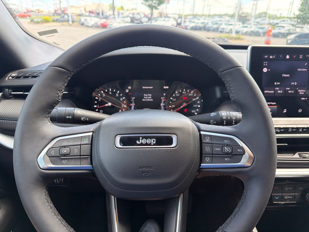 Used 2026 Jeep Compass Limited AWD/4WD image 18
