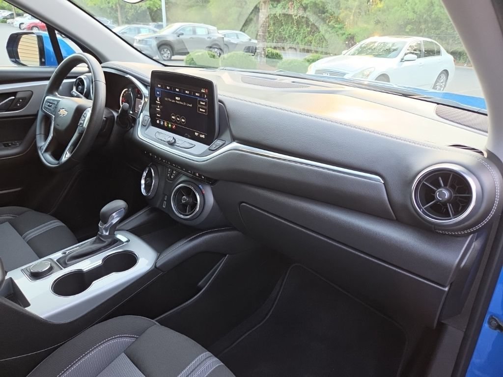Used 2025 Chevrolet Blazer LT FWD image 39