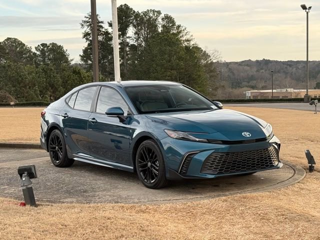 Used 2025 Toyota Camry SE w/ Convenience Package image 9