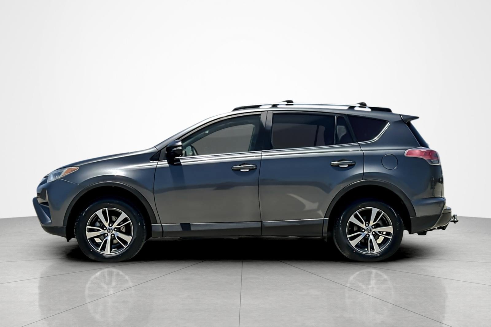 Certified 2017 Toyota RAV4 XLE w/ Carpet Mat Package FWD image 2
