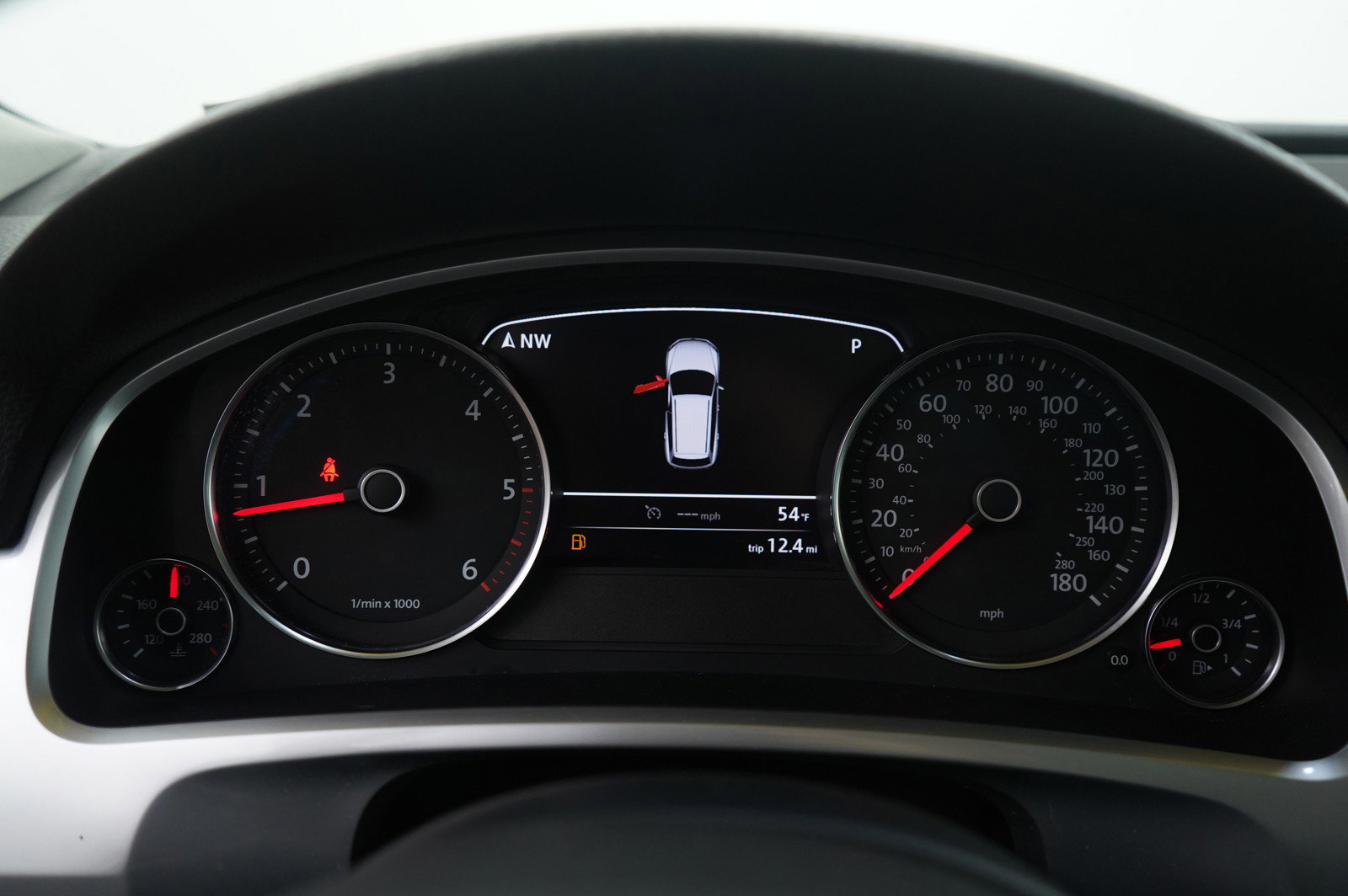 Used 2014 Volkswagen Touareg TDI image 20