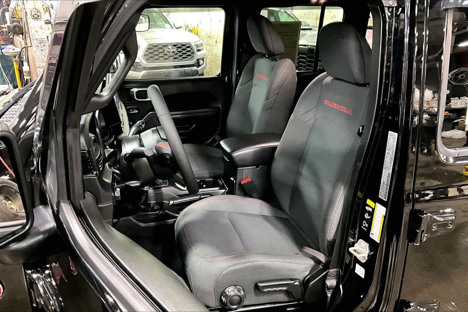 Used 2024 Jeep Wrangler Unlimited Rubicon image 9