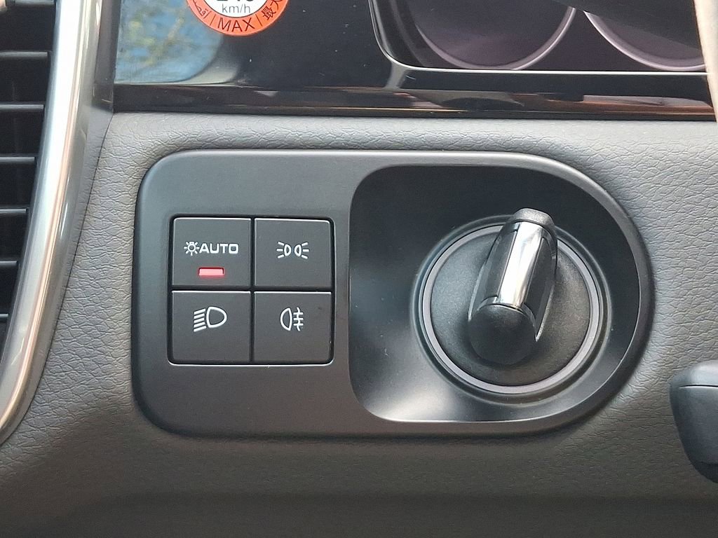 Used 2023 Porsche Cayenne Platinum Edition image 27