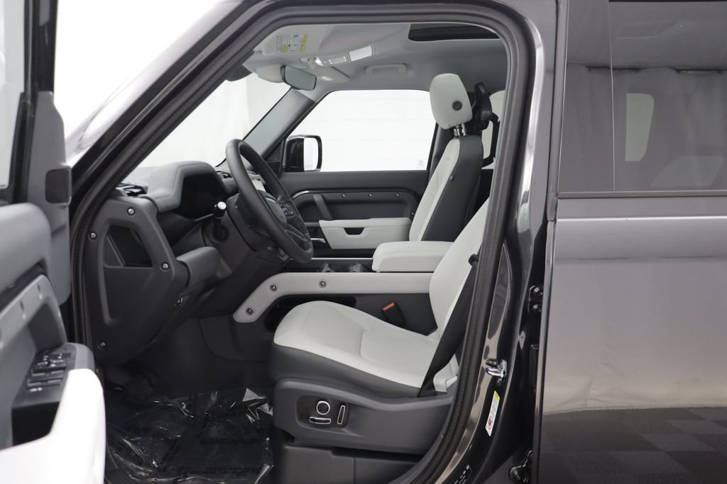 Certified 2026 Land Rover Defender 130 S AWD/4WD image 5