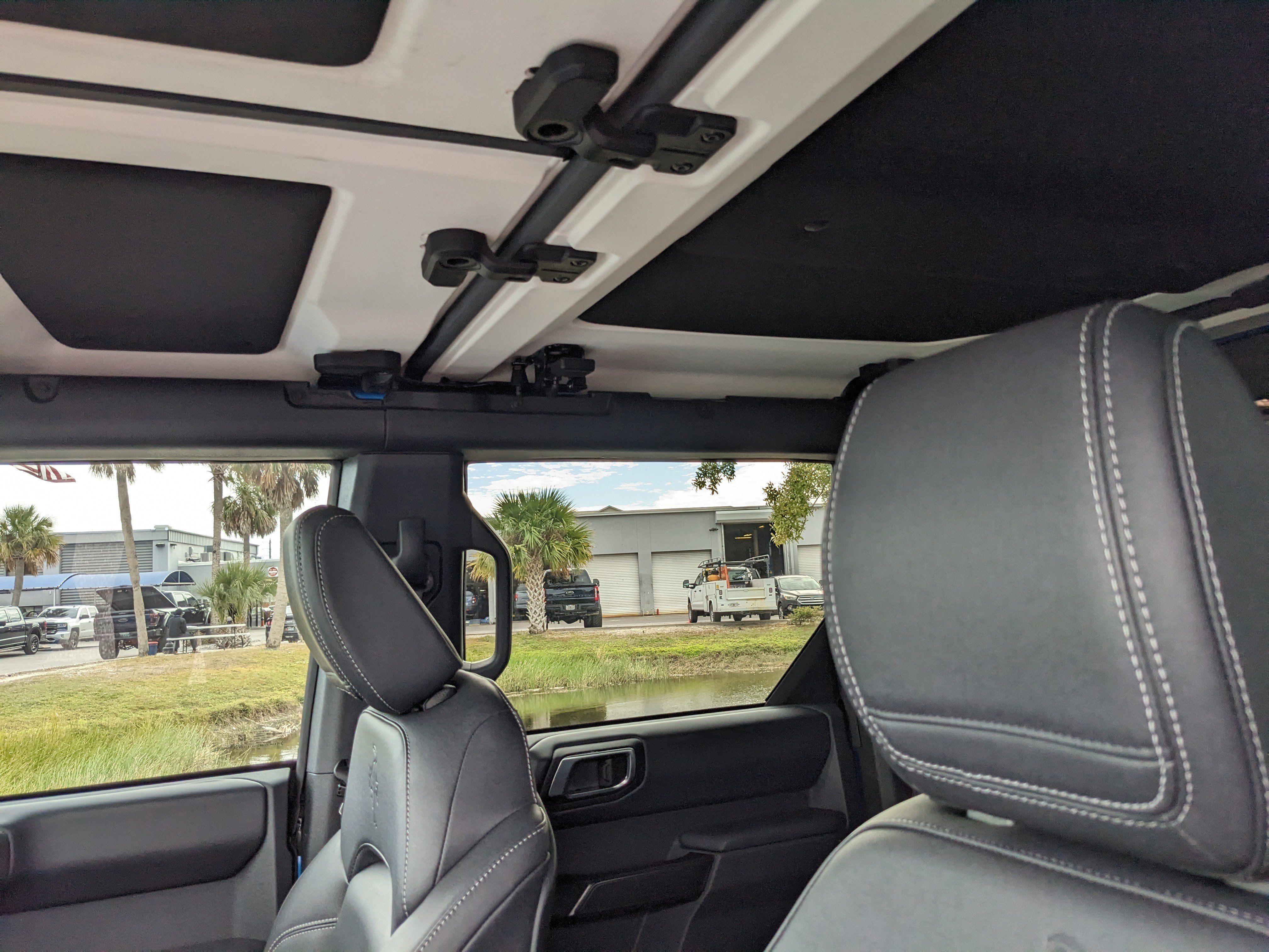 Used 2025 Ford Bronco Badlands image 22