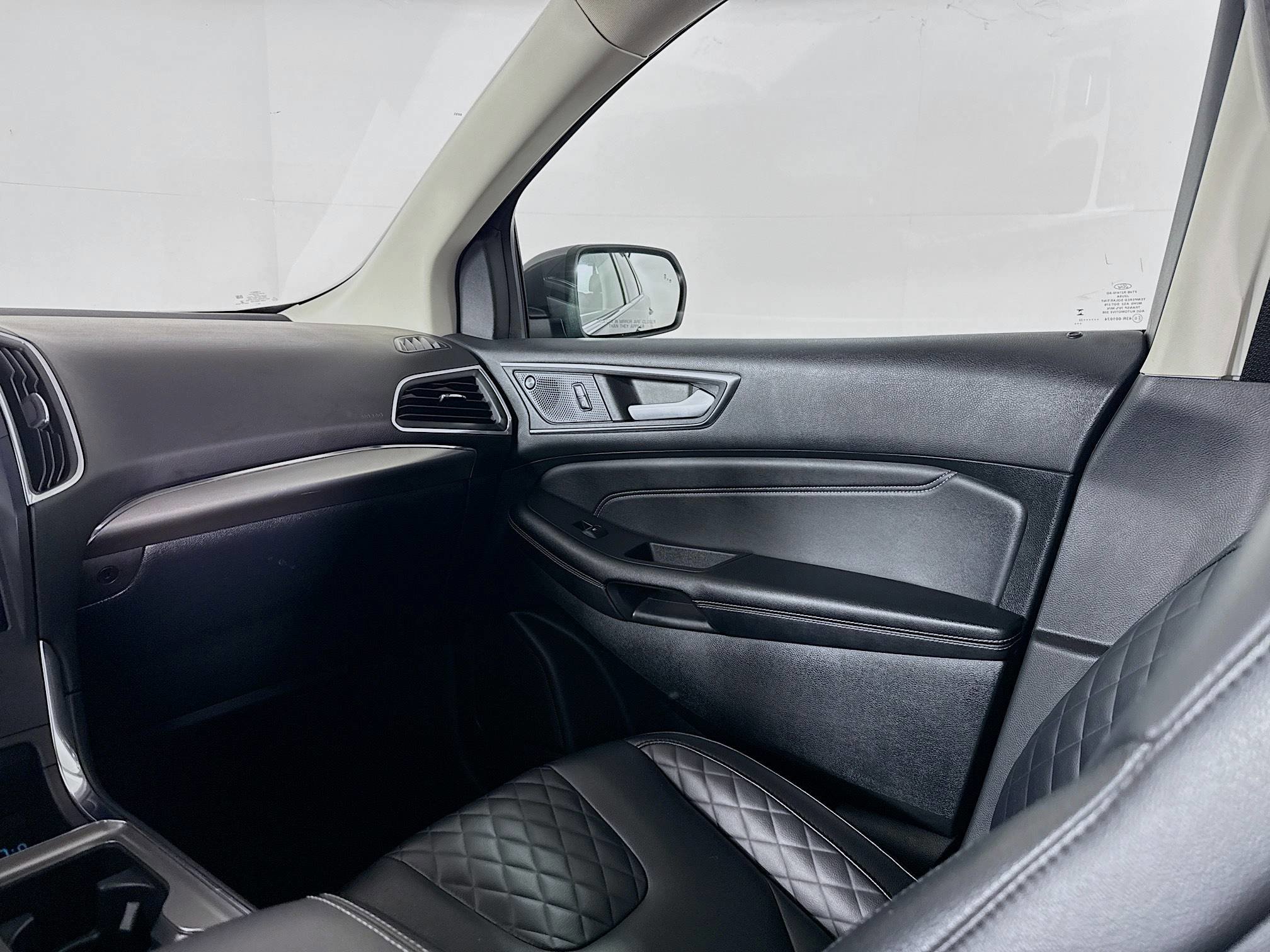 Used 2023 Ford Edge Titanium image 26