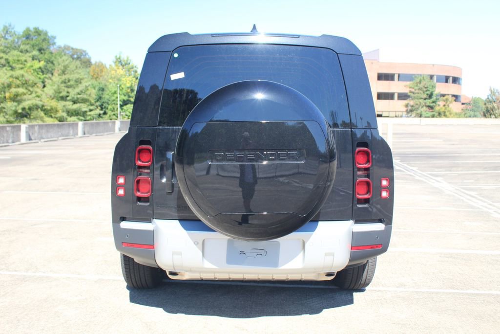 New 2025 Land Rover Defender 130 S image 7