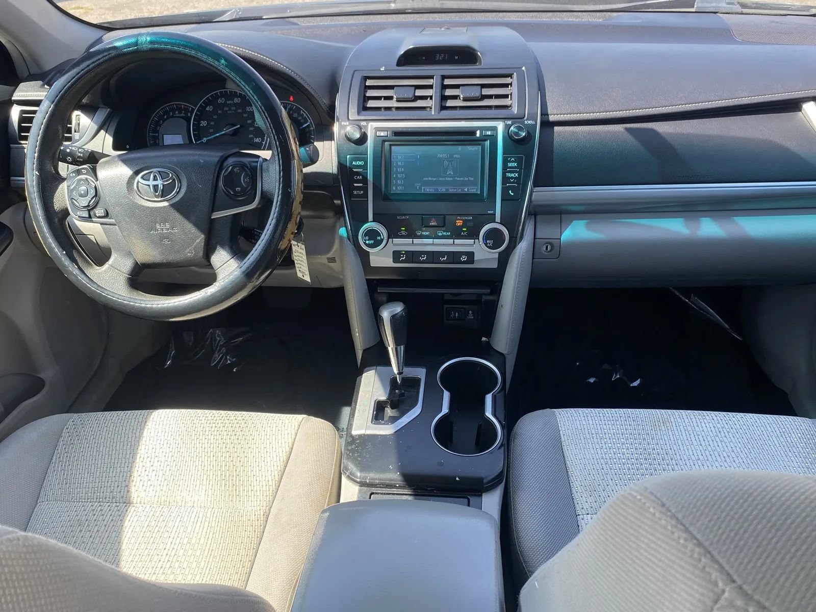 Used 2014 Toyota Camry LE FWD image 5