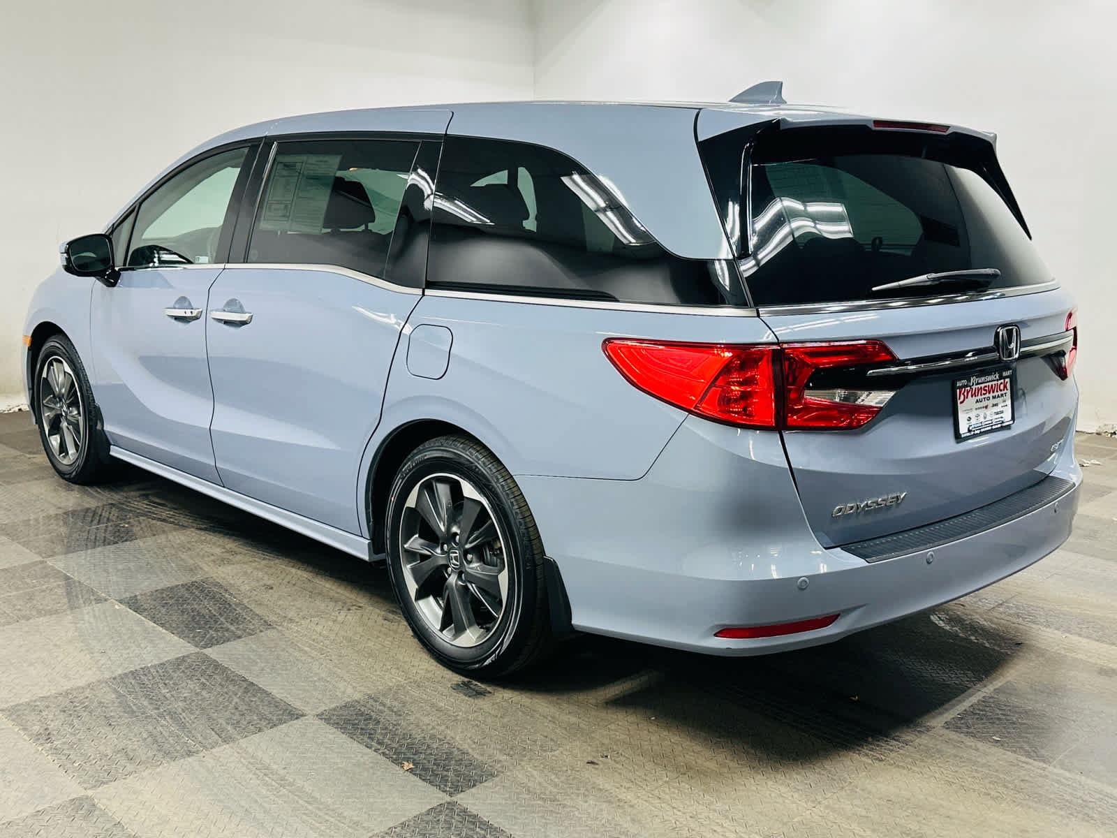 Used 2023 Honda Odyssey Elite image 4