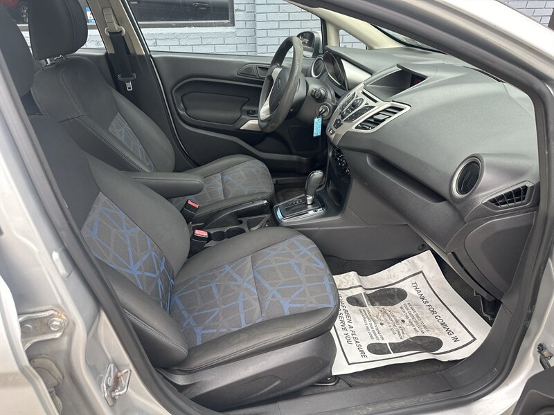 Used 2013 Ford Fiesta SE w/ Super Fuel Economy Pkg FWD image 10