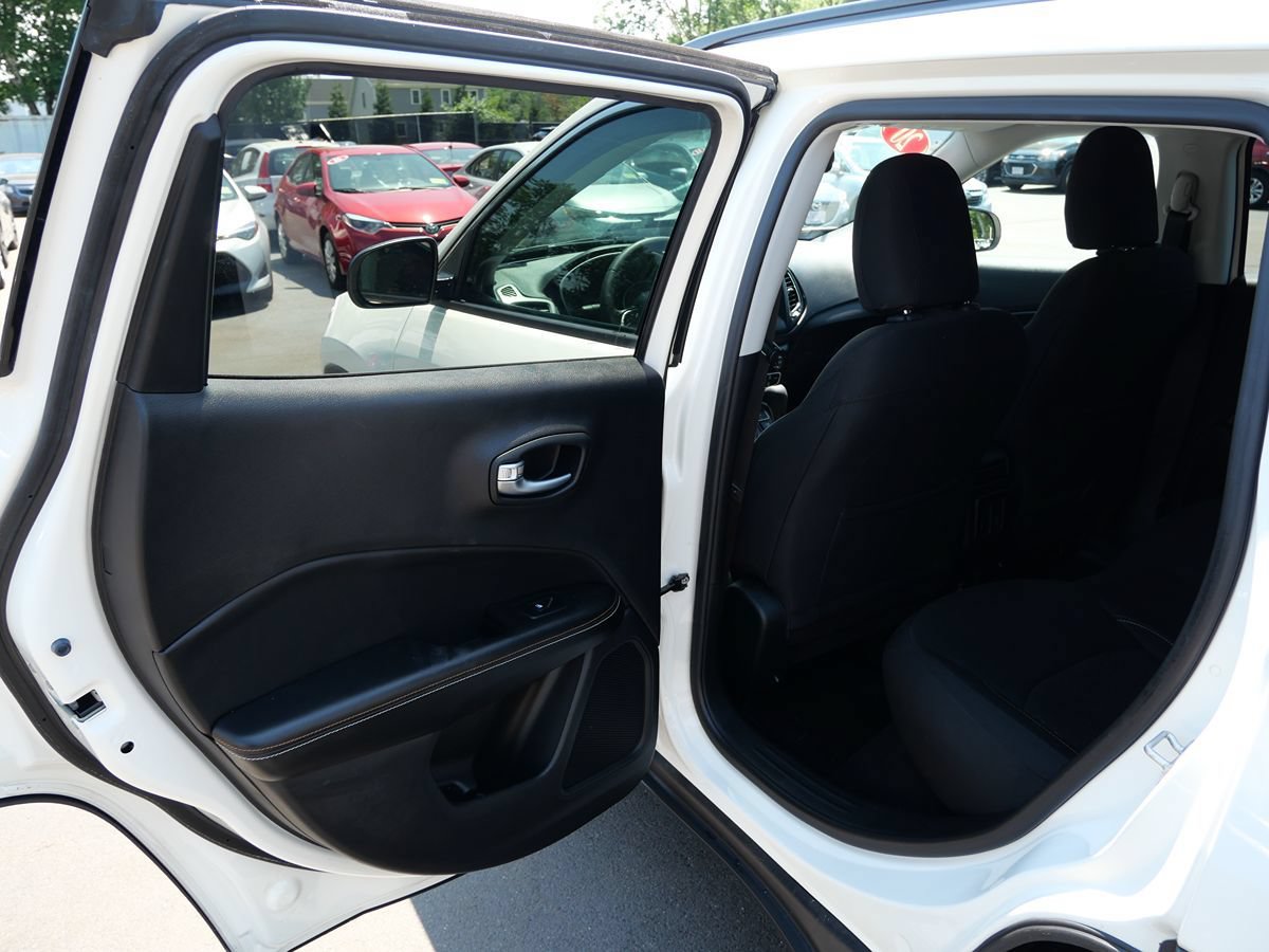 Used 2020 Jeep Compass Sport w/ Tech Group AWD/4WD image 28