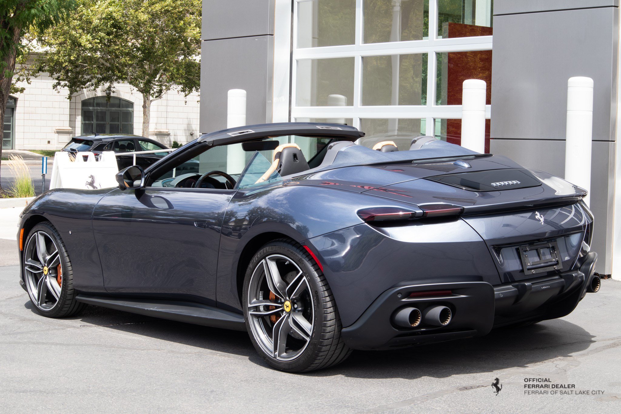 Used 2025 Ferrari Roma Spider RWD image 3
