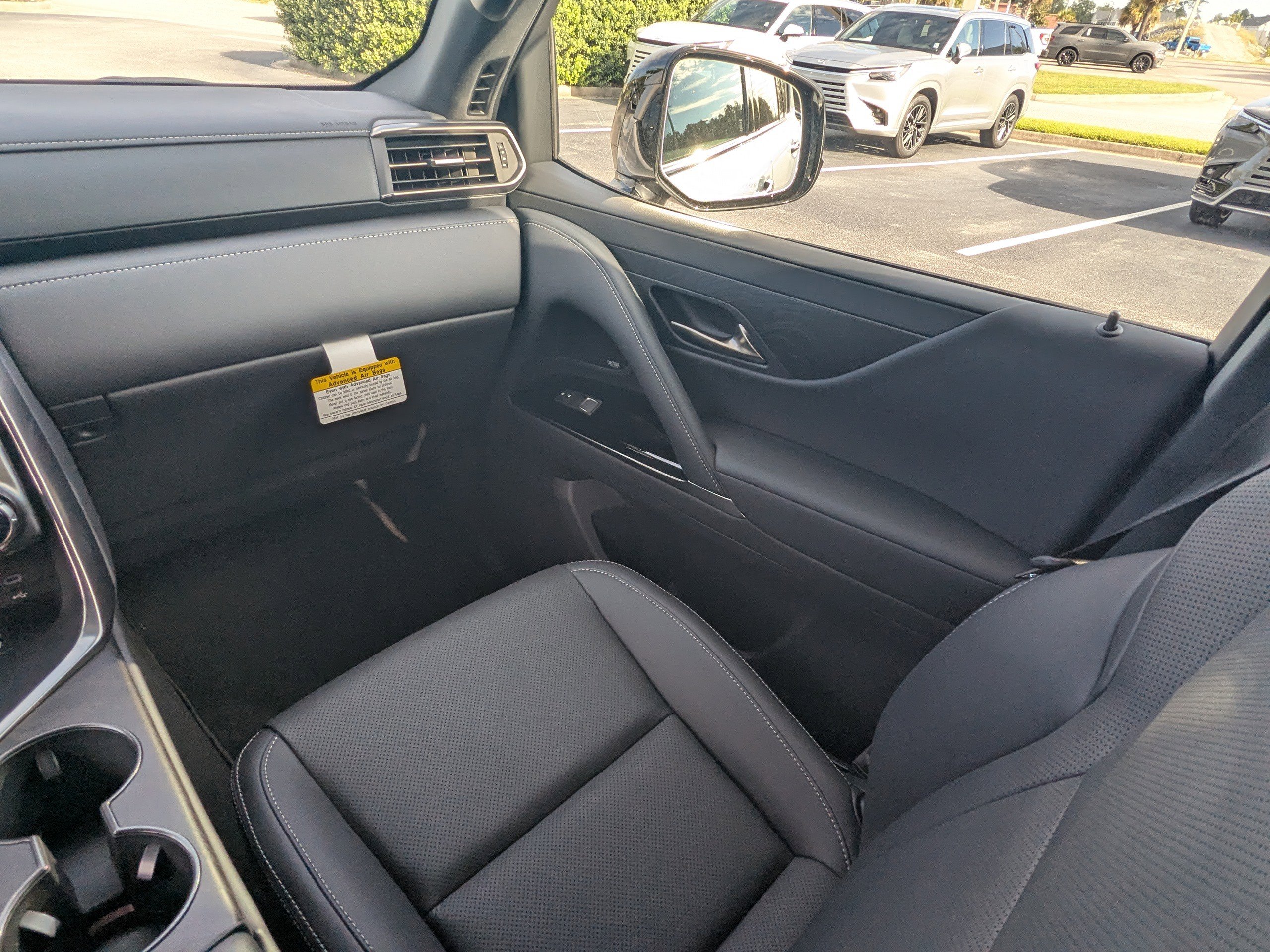 New 2025 Lexus LX 700h Luxury w/ Appearance Package image 17