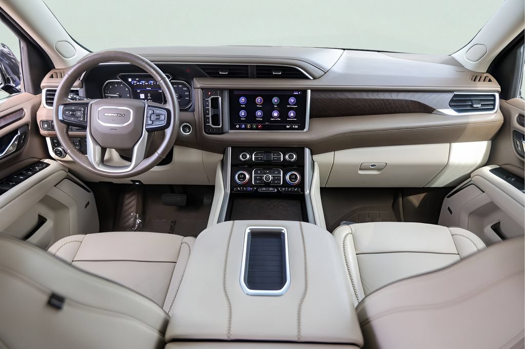 Used 2021 GMC Yukon XL Denali w/ Denali Ultimate Package AWD/4WD image 29