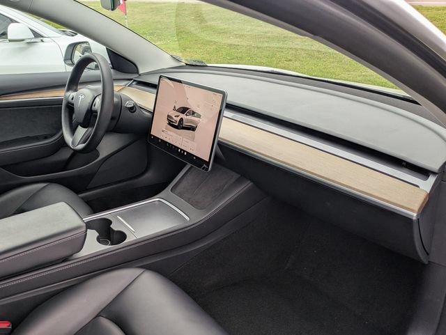 Used 2022 Tesla Model 3 Long Range AWD/4WD image 28