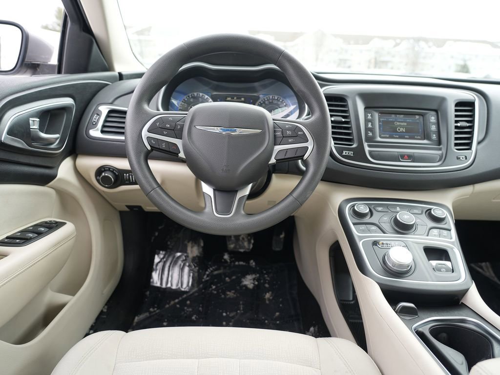 Used 2015 Chrysler 200 Limited FWD image 31