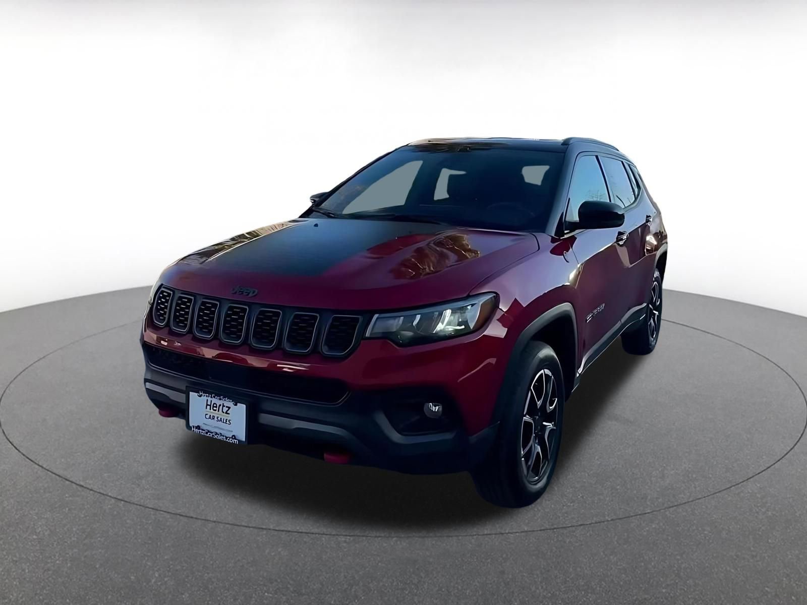 Used 2025 Jeep Compass Trailhawk AWD/4WD image 3