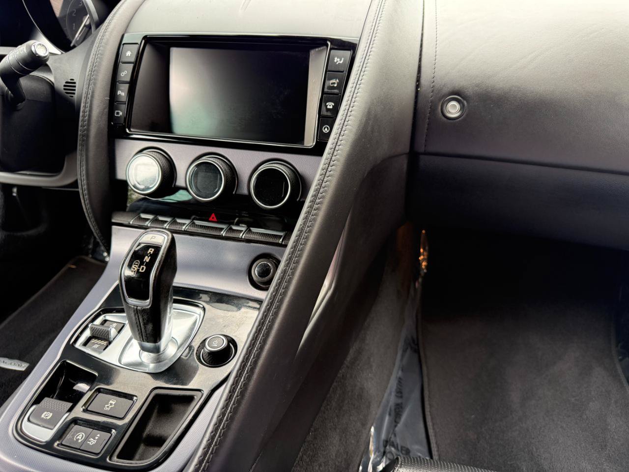 Used 2018 Jaguar F-TYPE Coupe RWD image 54