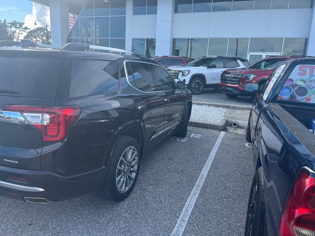 Used 2023 GMC Acadia Denali w/ Denali Ultimate Package AWD/4WD image 5