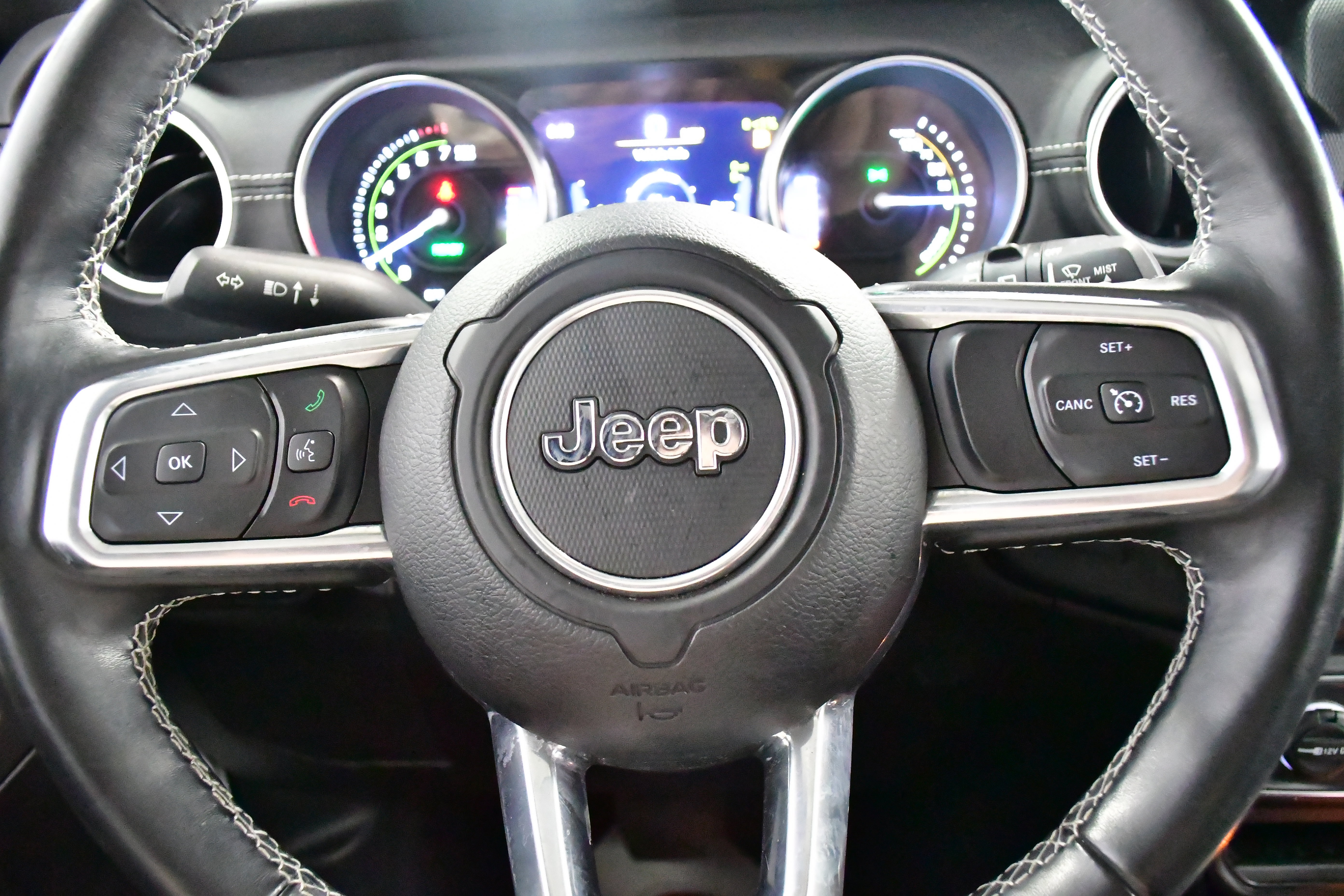 Used 2022 Jeep Wrangler Unlimited Sahara w/ Cold Weather Group image 28