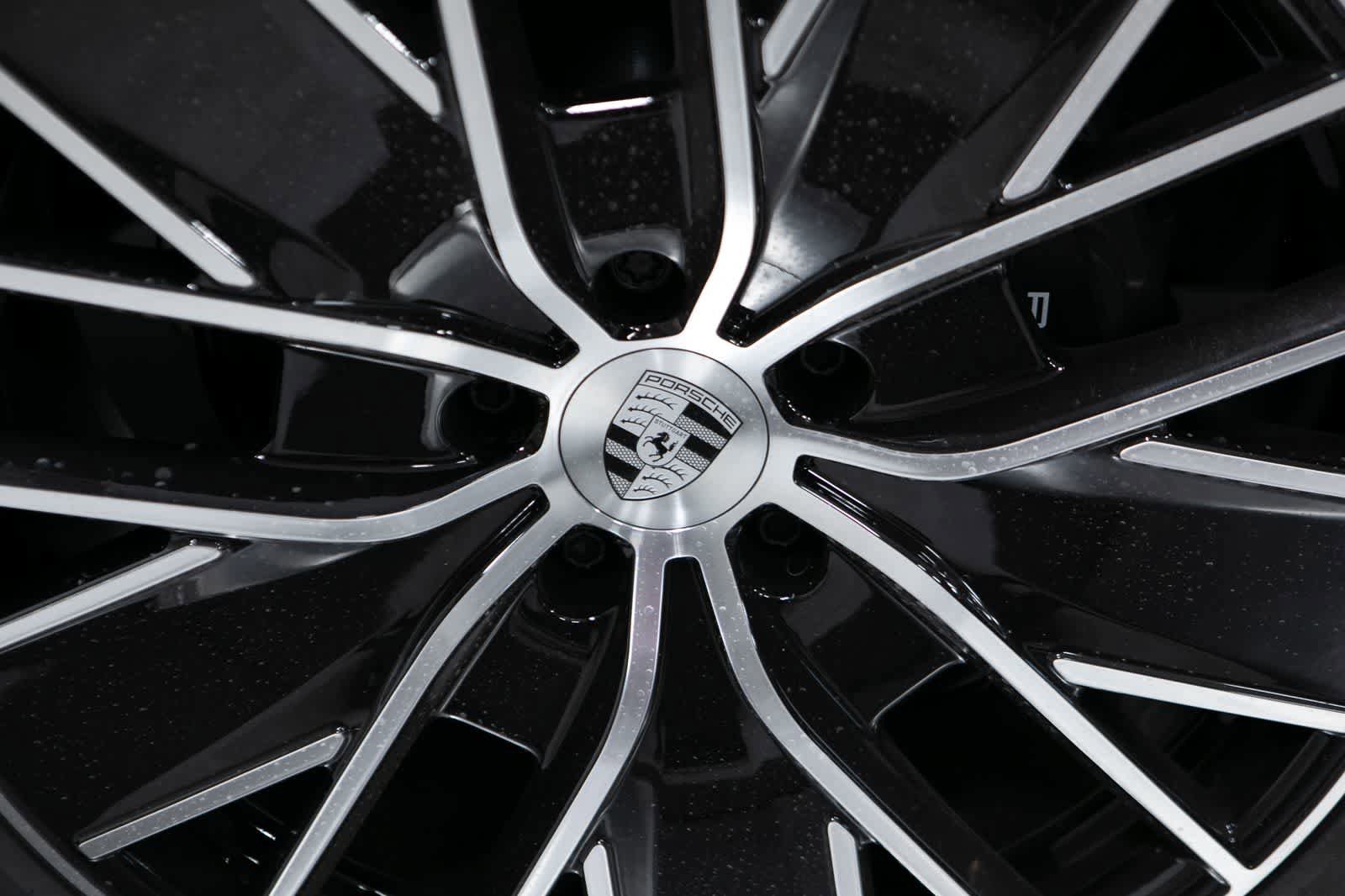 New 2026 Porsche Macan Electric RWD image 11
