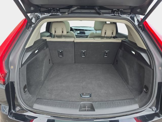 Used 2021 Cadillac XT4 Luxury w/ Cold Weather Package AWD/4WD image 14