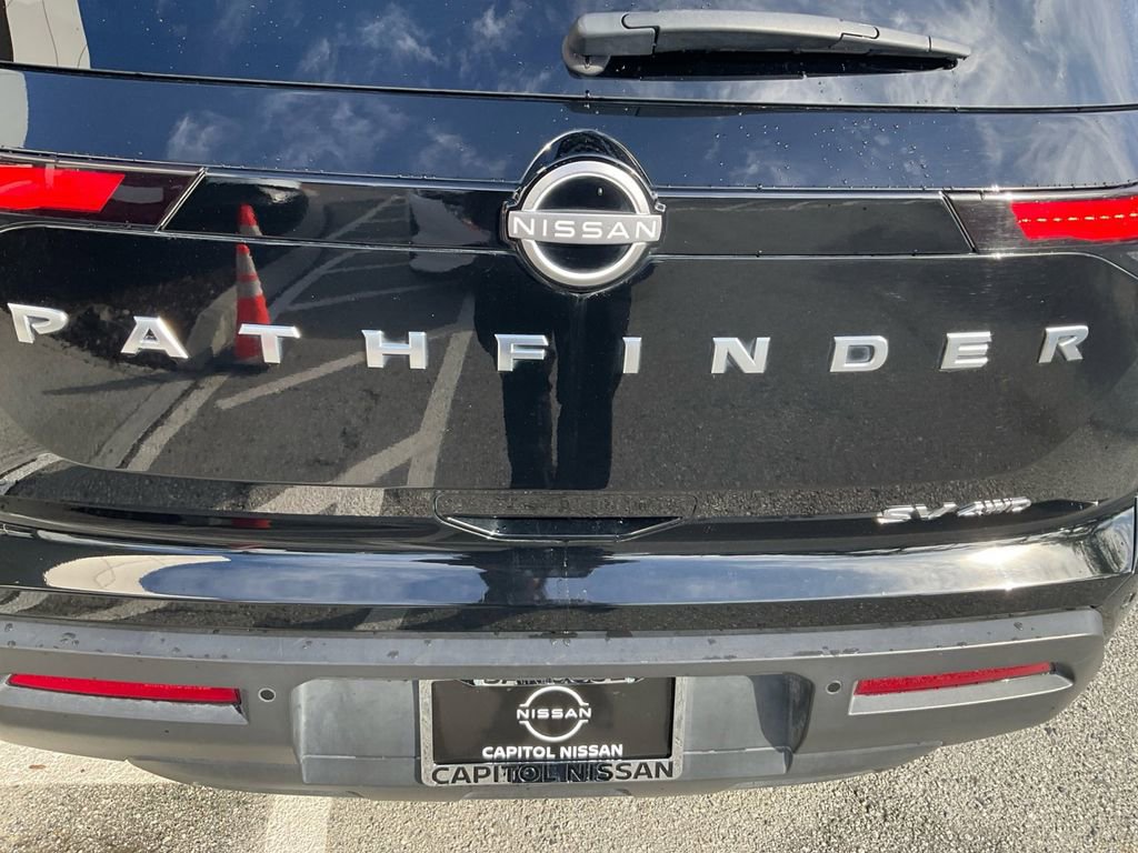 Used 2024 Nissan Pathfinder SV image 10