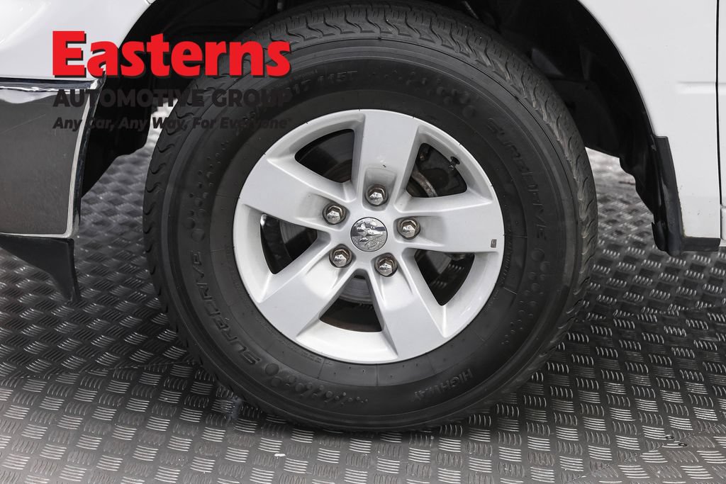 Used 2024 RAM 1500 Classic SLT AWD/4WD image 29